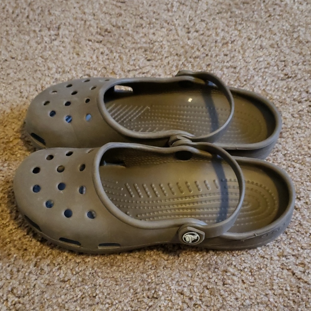 Ladies cute Crocs great condition 8